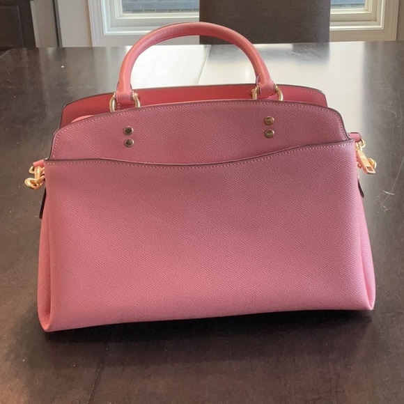 Beautiful Coach purse that is in EGUC. - Picture 4 of 9